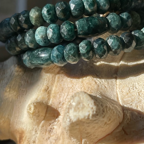 Jay King natural green Apatite coil bracelet - Picture 3 of 4